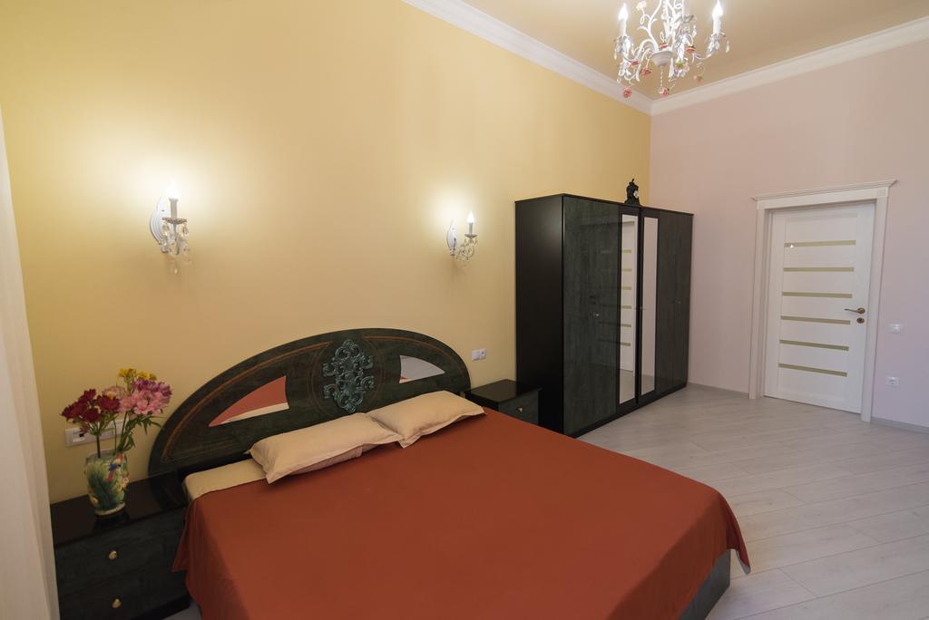 Vip Apartment In The Very Center Of Odessa With Sea View Luaran gambar